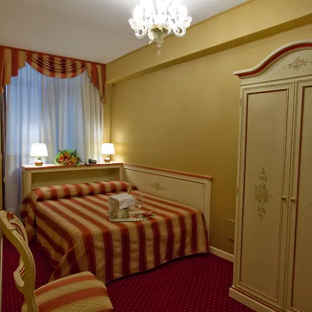 Conterie 3*